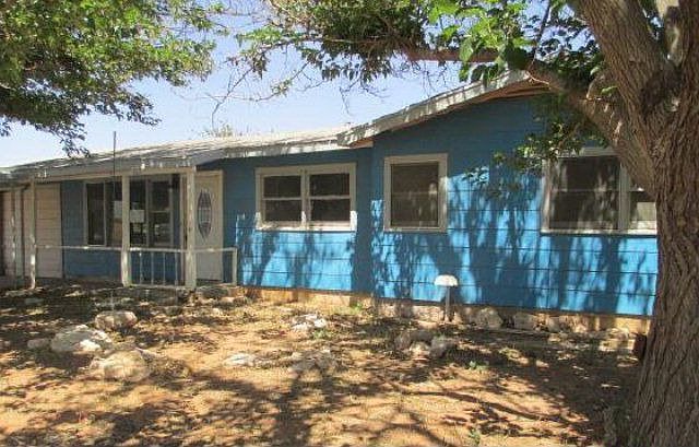 1st image of 908 NE 1st Pl
