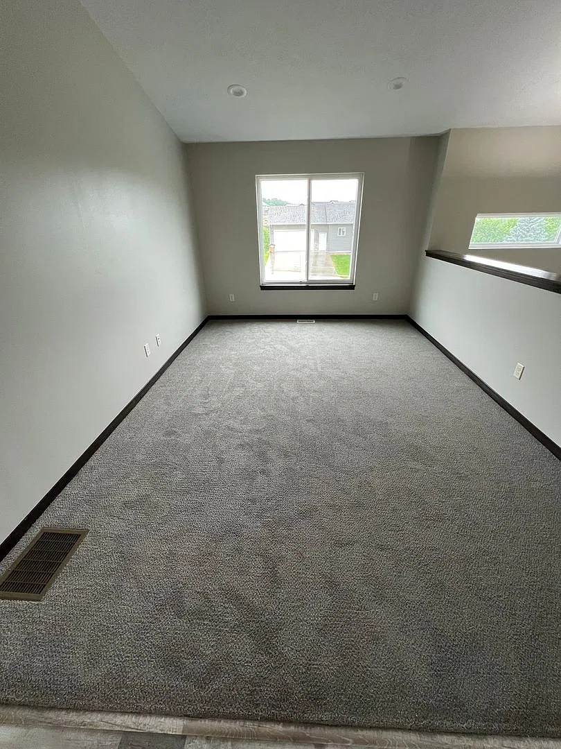 4 Bed 2 Bath Split Foyer Home for Rent in Sioux Falls, SD 1825 E Tracy Ln, Sioux Falls, SD 57103 ... — Photo 3