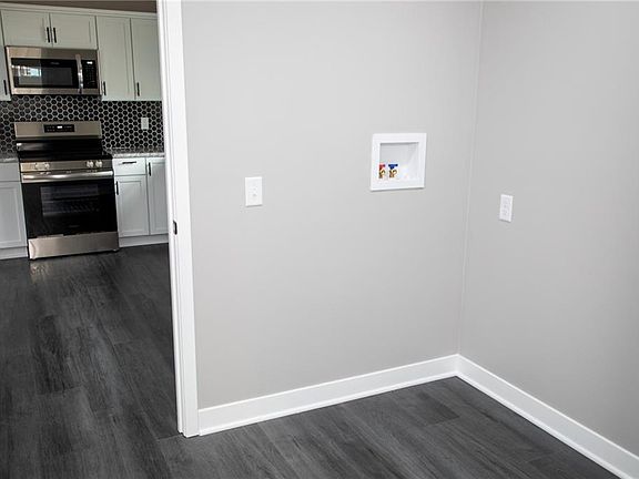 5th image of 10809 E 58th St