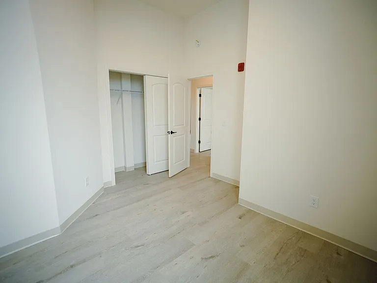 350 N Main St — Photo 18