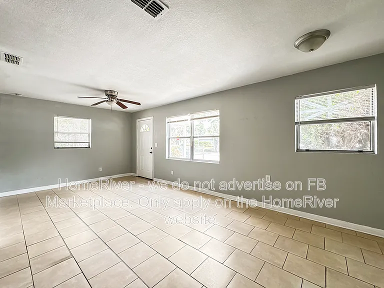 705 W 9th St — Photo 5
