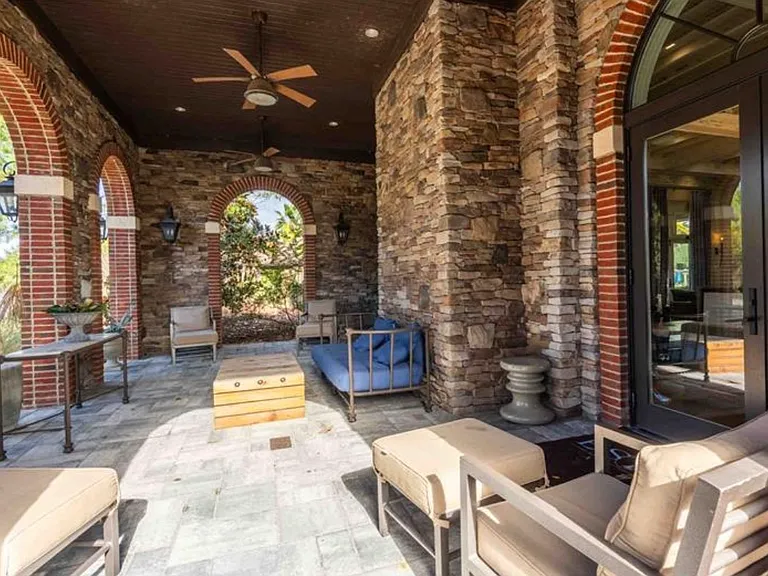 4655 Almada Ln — Photo 33