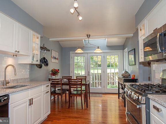 3rd image of 7534 Oldham Way