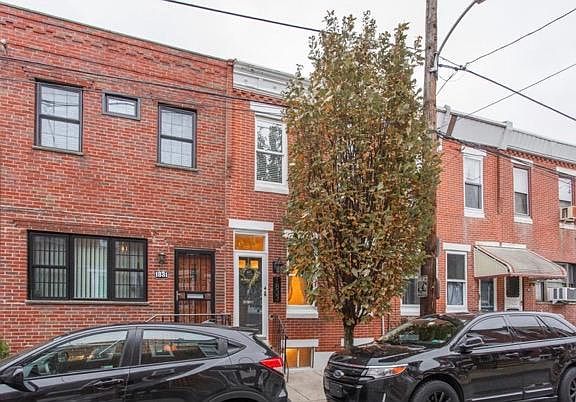 2nd image of 1833 S Sartain St