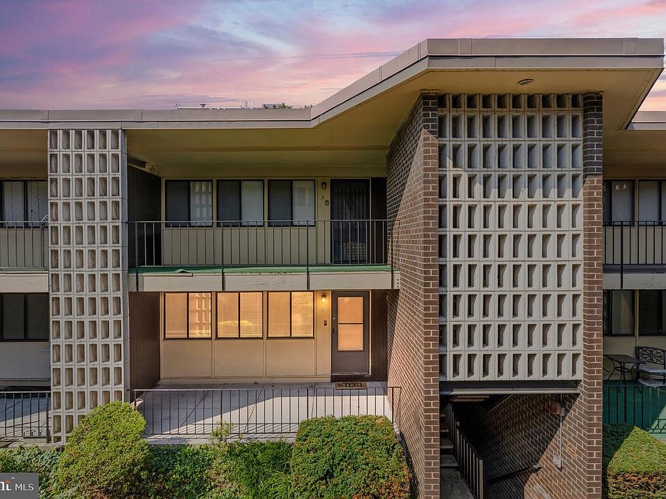 1st image of 3906 Stone Gate Dr APT C