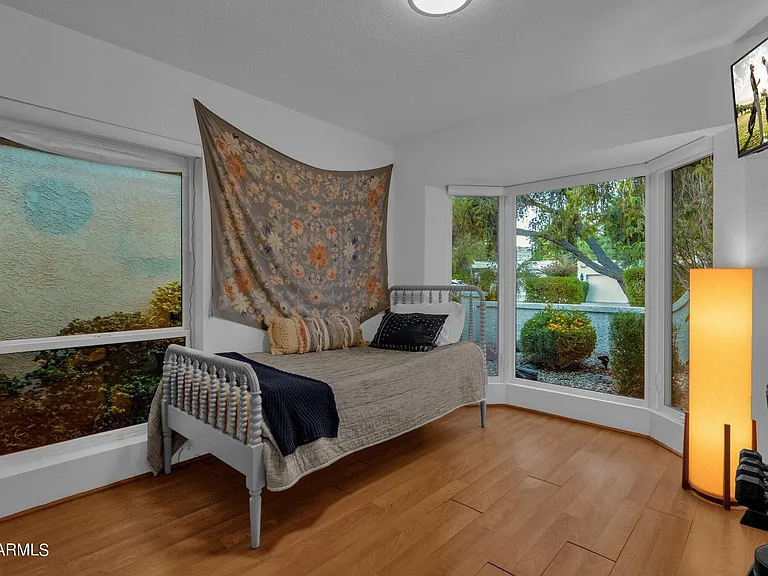 4611 E Desert Dr — Photo 32