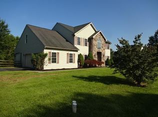 201 Serenity Dr, Douglassville, PA 19518