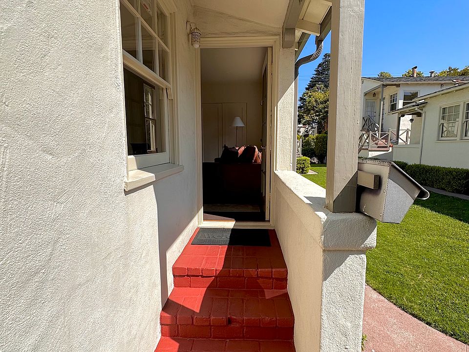 Private Entrance