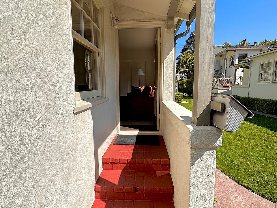 Private Entrance