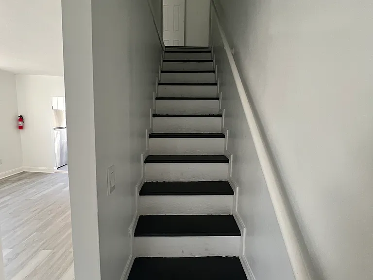 130 Park Ave — Photo 6