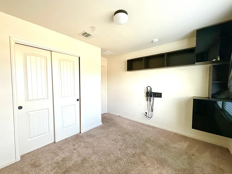 1058 Stone Br — Photo 28