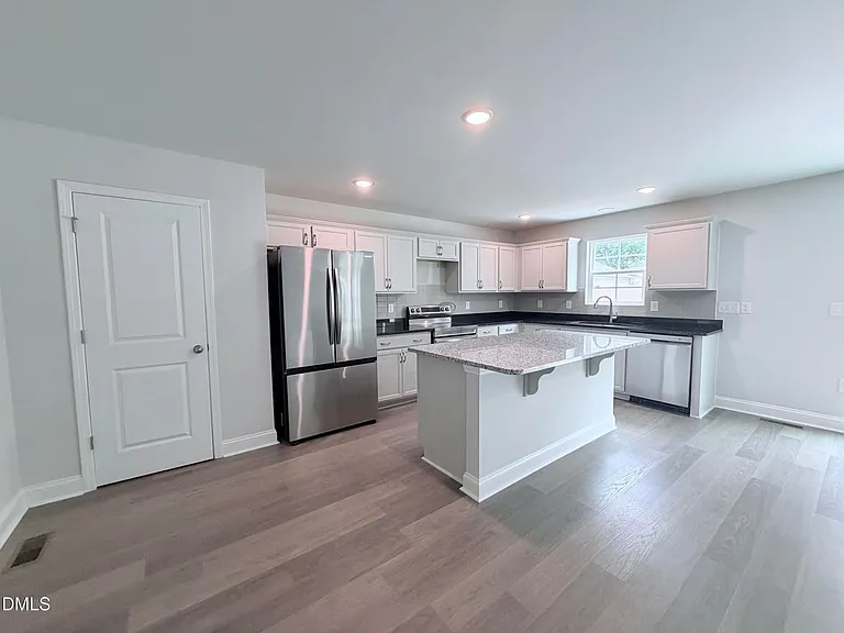 824 Roane St — Photo 3