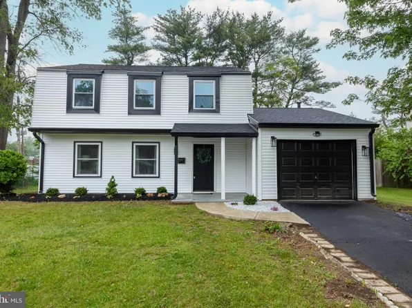 127 Toledo Ln, Willingboro, NJ 08046