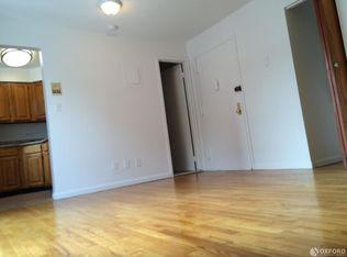 3275 31st St APT 4R, Astoria, NY 11106
