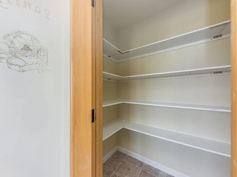 386 Goodwin Dr — Photo 14