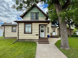 912 S Lloyd St, Aberdeen, SD 57401