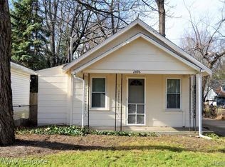 2496 Cass Lake Rd, Keego Harbor, MI 48320