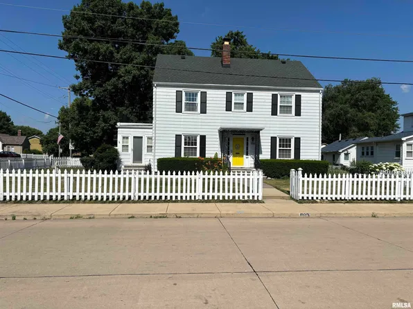 705 N Ashland Ave, West Peoria, IL 61604