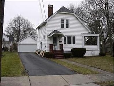 1st image of 422 Superior St