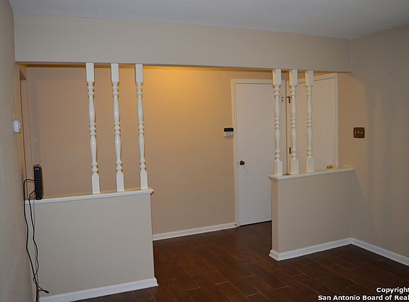 4th image of 4247 Treehouse Dr