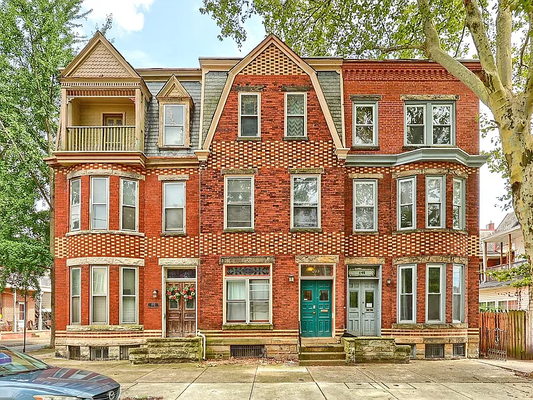 203 Hamilton St — Photo 1