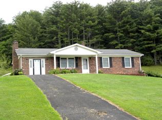 3496 Iron Ridge Rd, Woodlawn, VA 24381