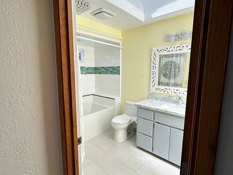 464 Hampstead Way — Photo 5