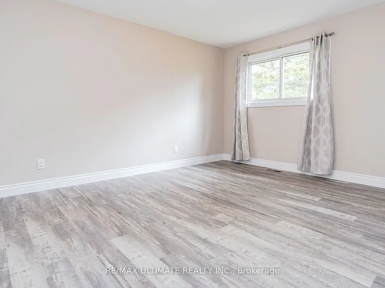 321 Warrington Rd — Photo 28