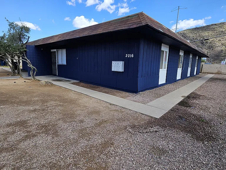 2016 W Cactus Rd #B — Photo 18