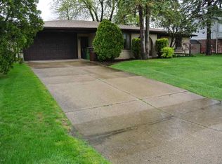 54862 Franklin Dr, Shelby Township, MI