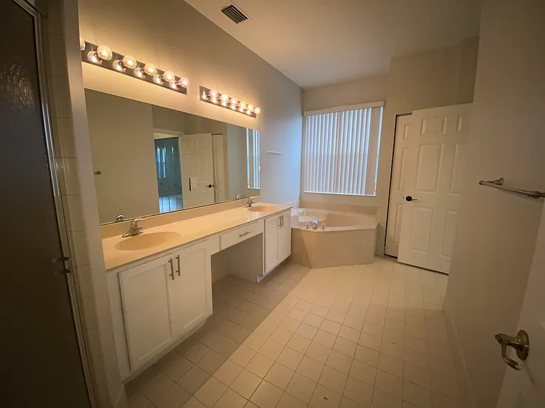 1215 Rosegate Blvd — Photo 21