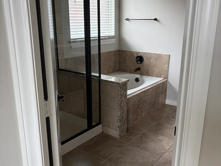 2418 Dianna Lee Dr — Photo 17
