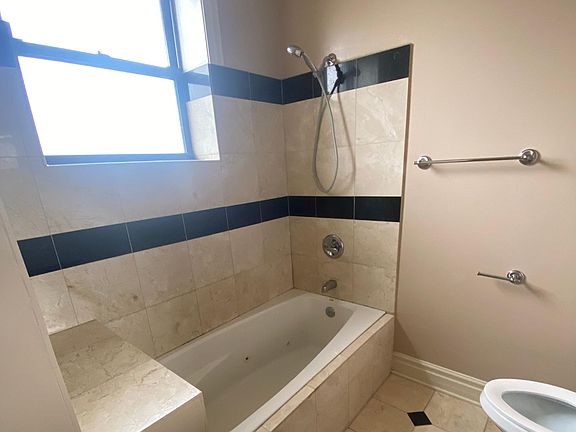 4th image of 5814 S Indiana Ave Unit 3
