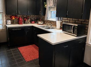 14 Detroit St, Springfield, MA 01104