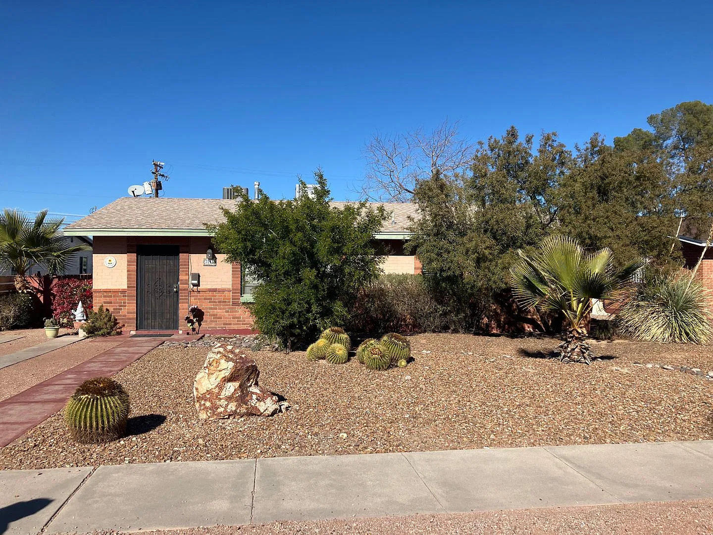 Coming Soon! Beautiful 3 Bedroom! — Photo 1