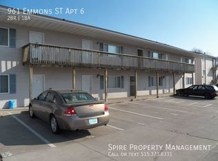 961 Emmons St APT 6, Hiawatha, IA 52233