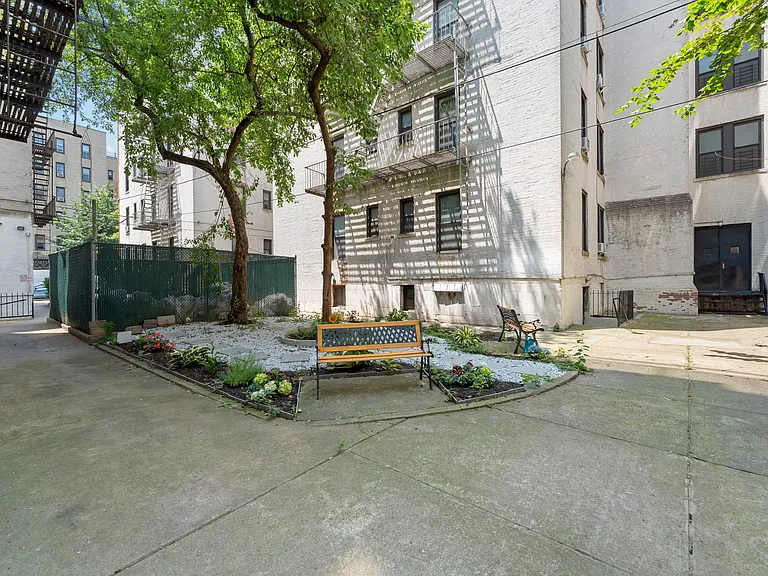 41-41 41st St #3H — Photo 9