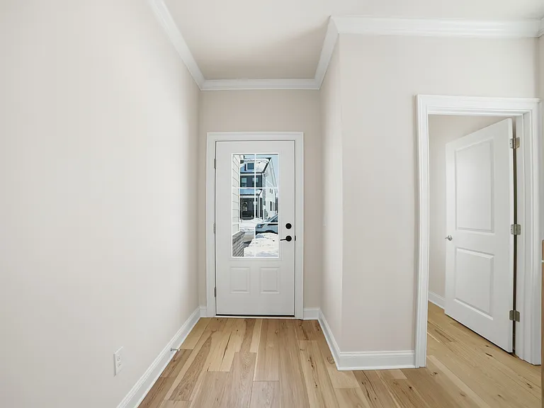 18 Whitaker Ln — Photo 5