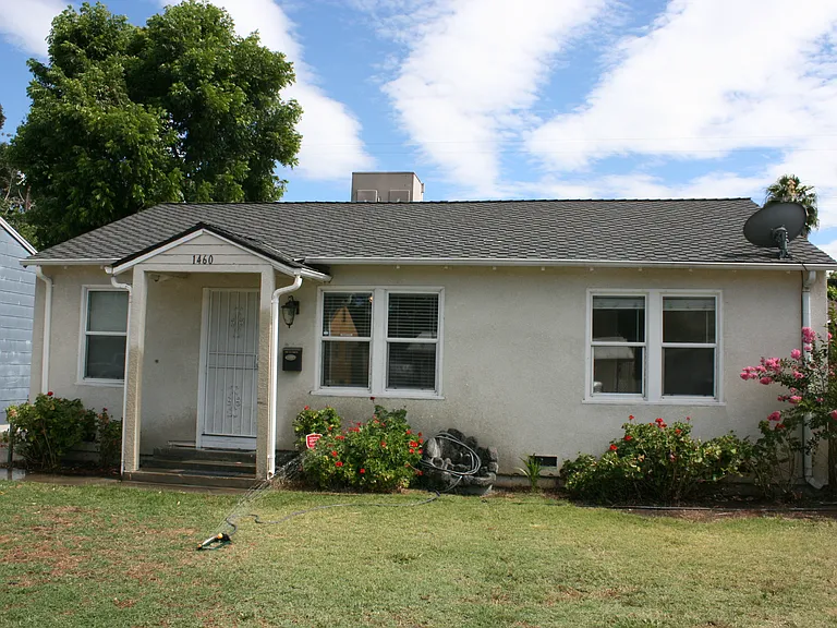1460 Oxford Way — Photo 3