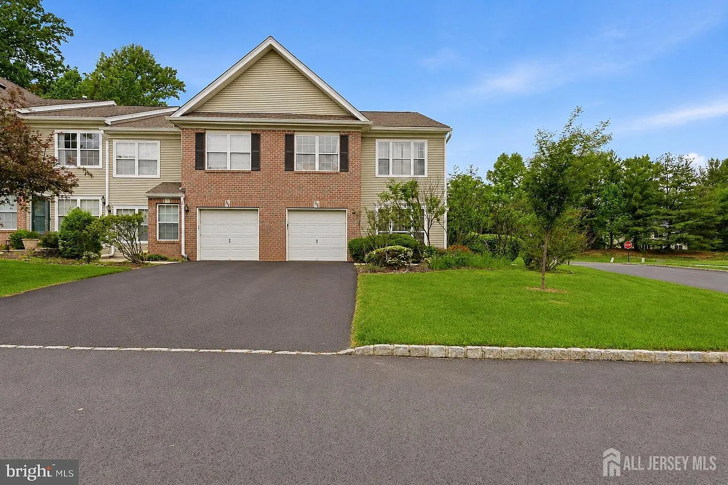 3 bed, 2.5 bath, $3,500 — Photo 3