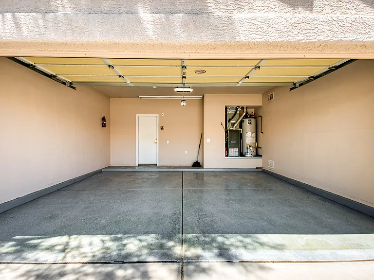 680 S Lucinda Dr — Photo 25