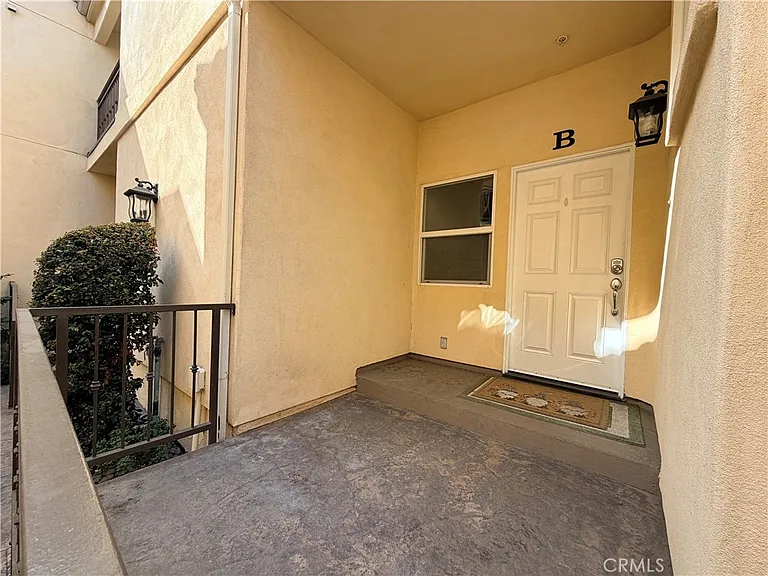 1323 Post Ave #B — Photo 16