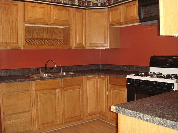 3rd image of 605 Sharondale Ct