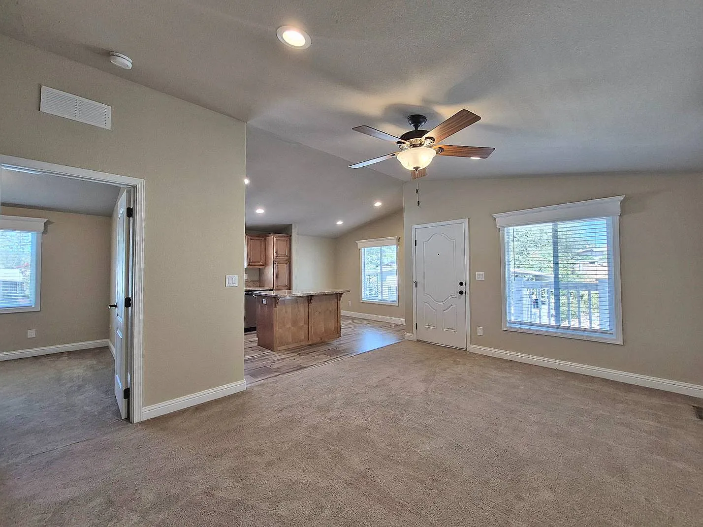 2 bed, 2.0 bath, 820 sqft, $1,699 — Photo 3