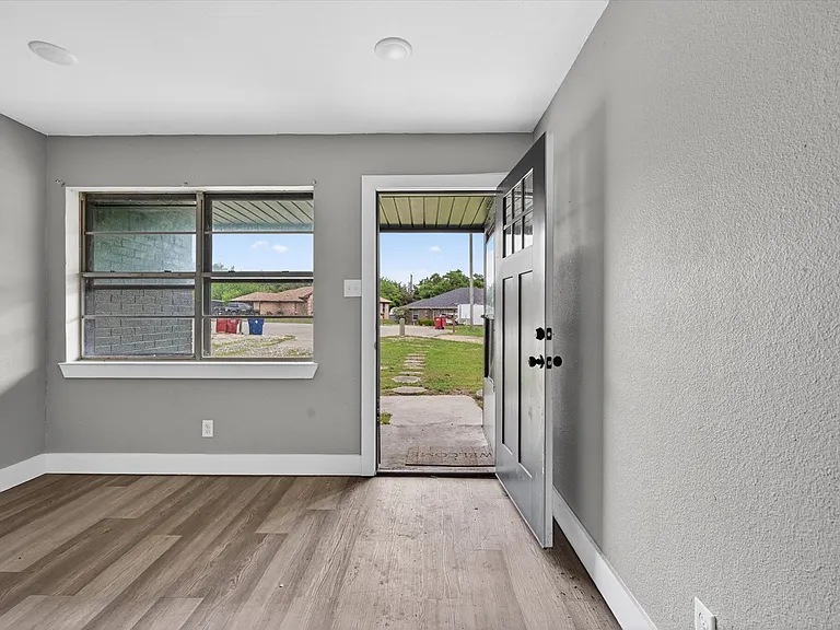1275 McKinney Cir — Photo 6