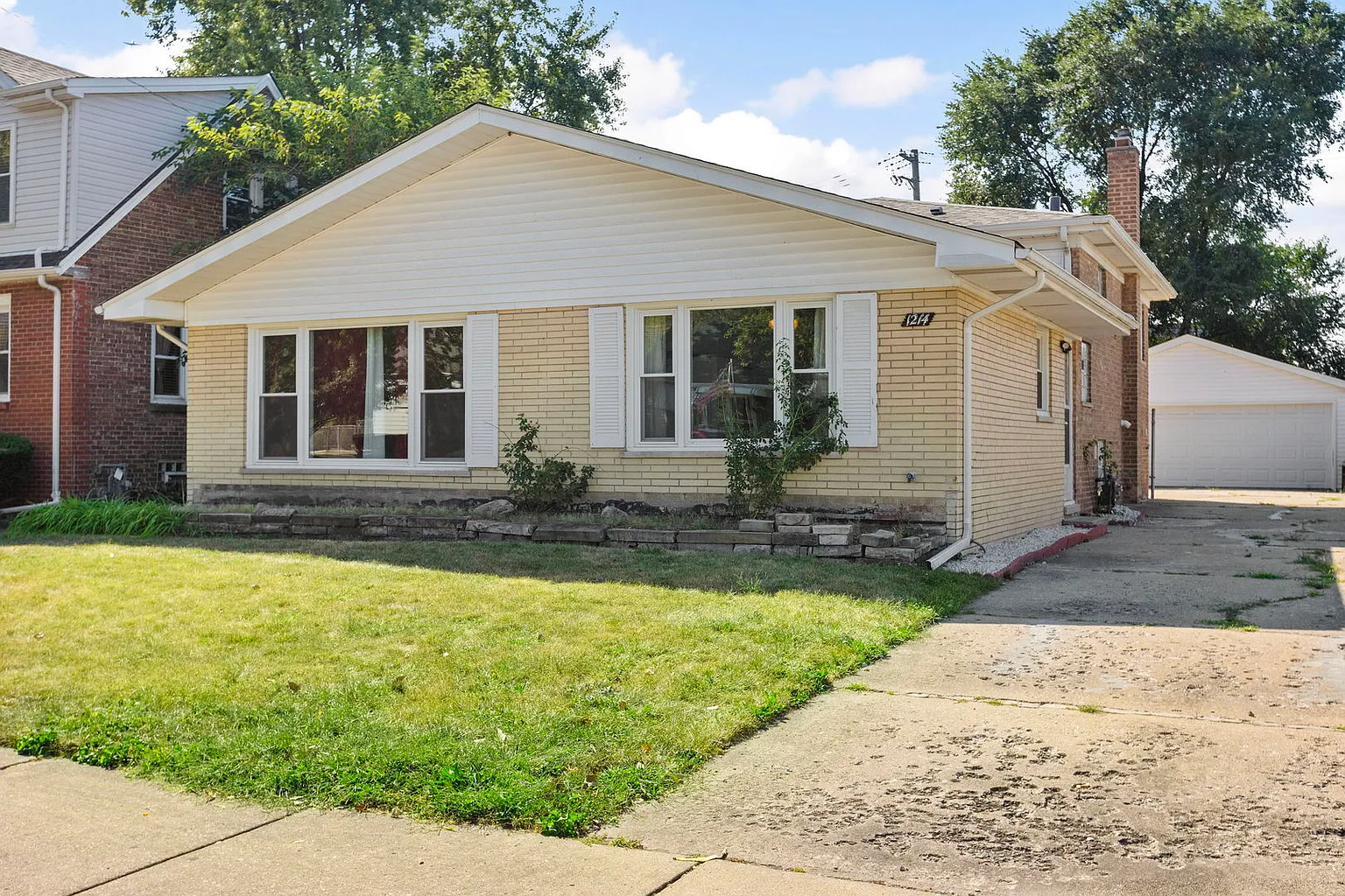 1214 Hirsch Ave photo 1