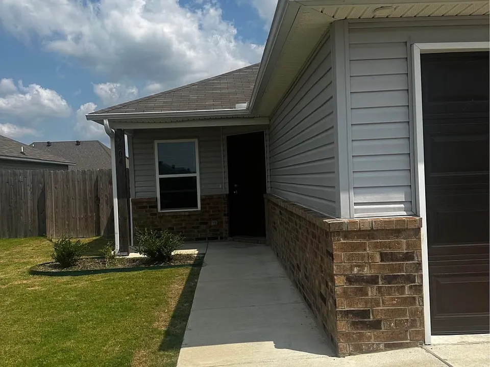 5604 Crockett Dr #4
