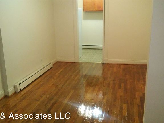 4th image of 1214 Wallace St
