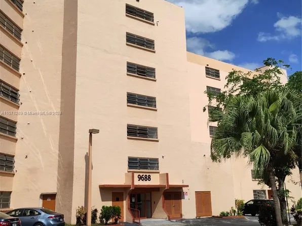 9688 Fontainebleau Blvd APT 711, Miami, FL 33172