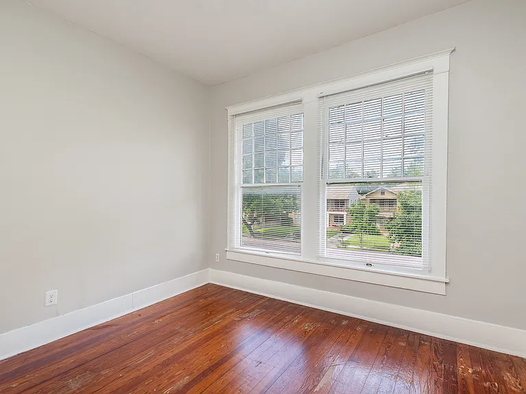 1230 Kings Hwy #3 — Photo 10